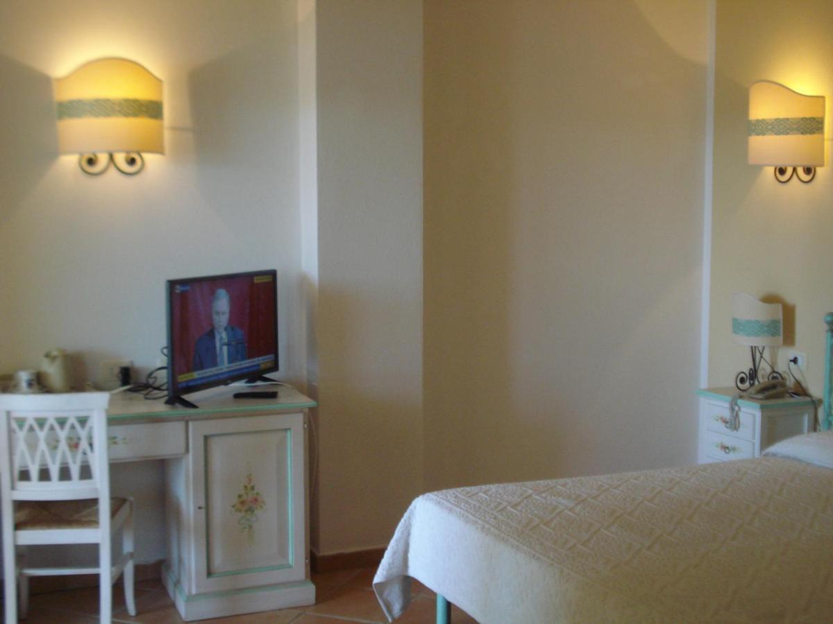 Hotel Valkarana Country Relais (Adults Only) Sant'Antonio di Gallura Extérieur photo