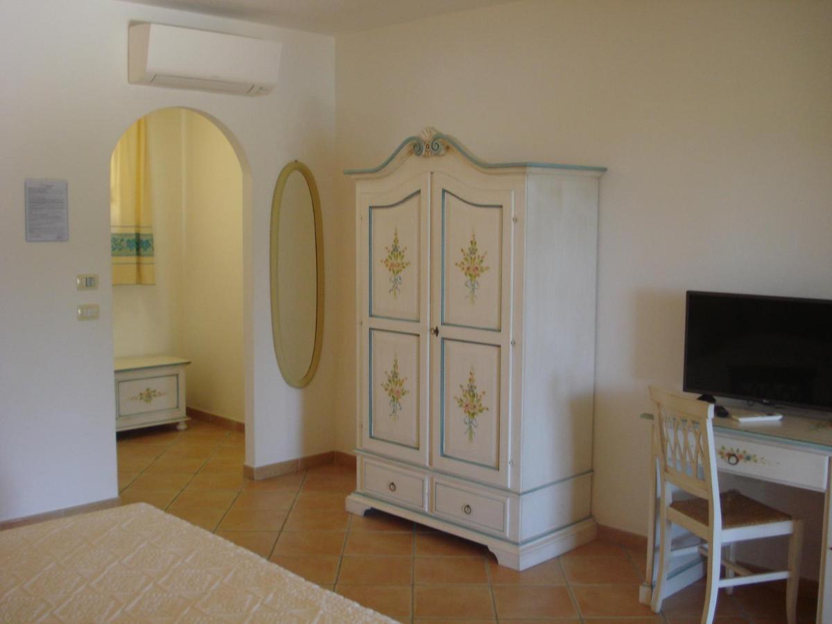 Hotel Valkarana Country Relais (Adults Only) Sant'Antonio di Gallura Extérieur photo