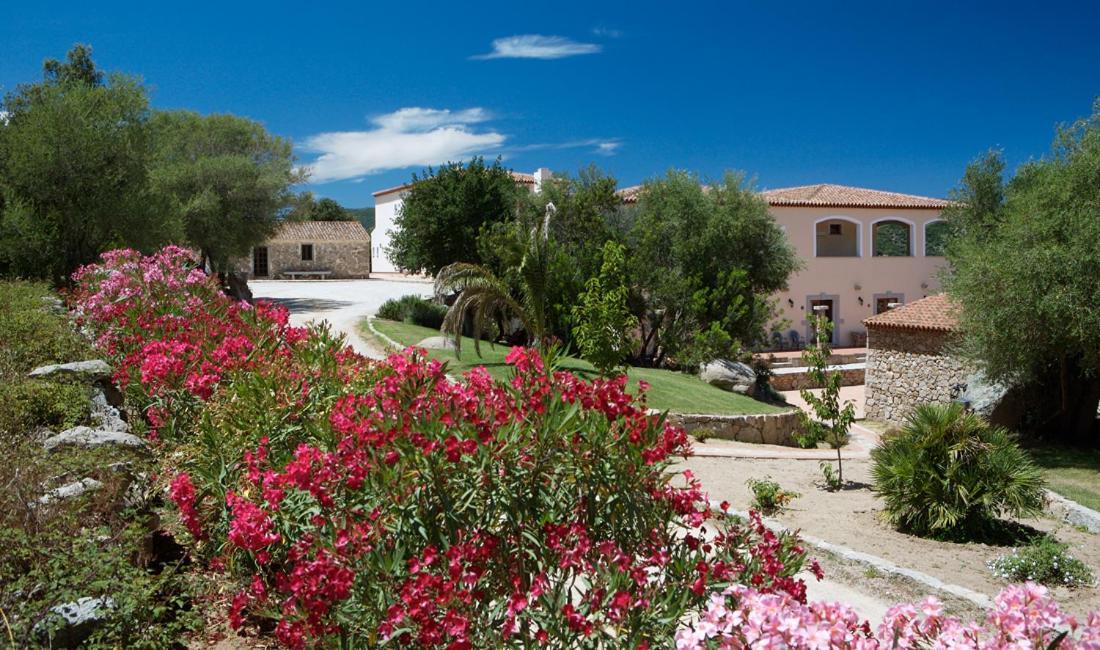 Hotel Valkarana Country Relais (Adults Only) Sant'Antonio di Gallura Extérieur photo
